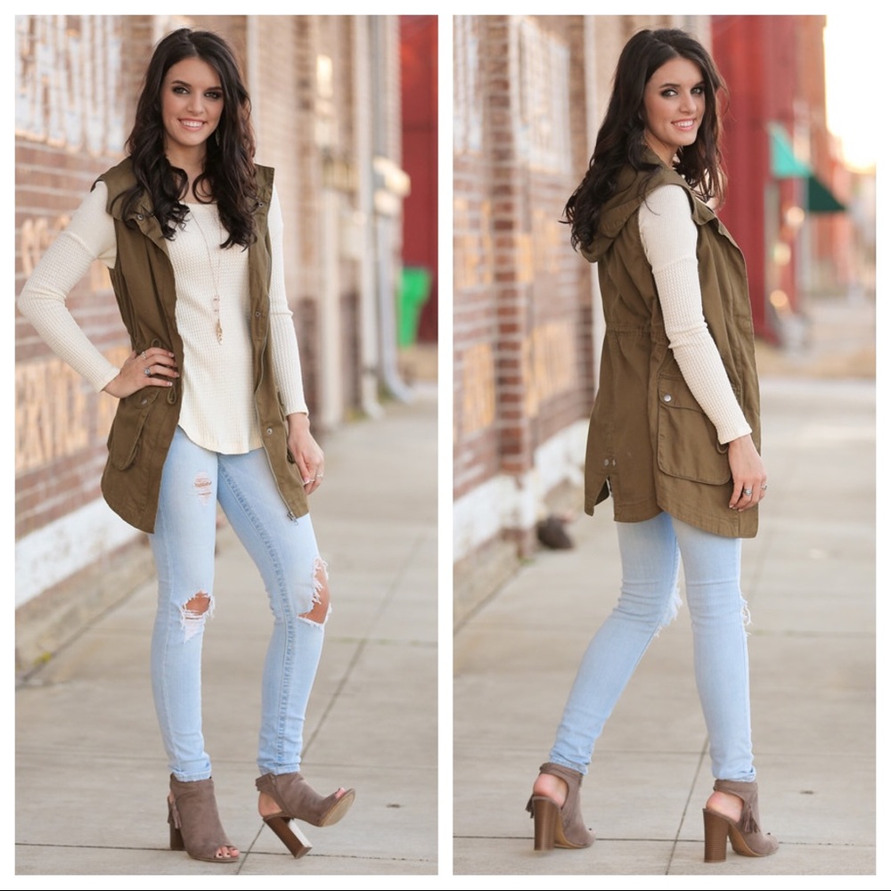 Olive hooded cargo vest cardigan - Picture 2 of 3