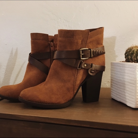 Mossimo Buckle Booties - Picture 3 of 4