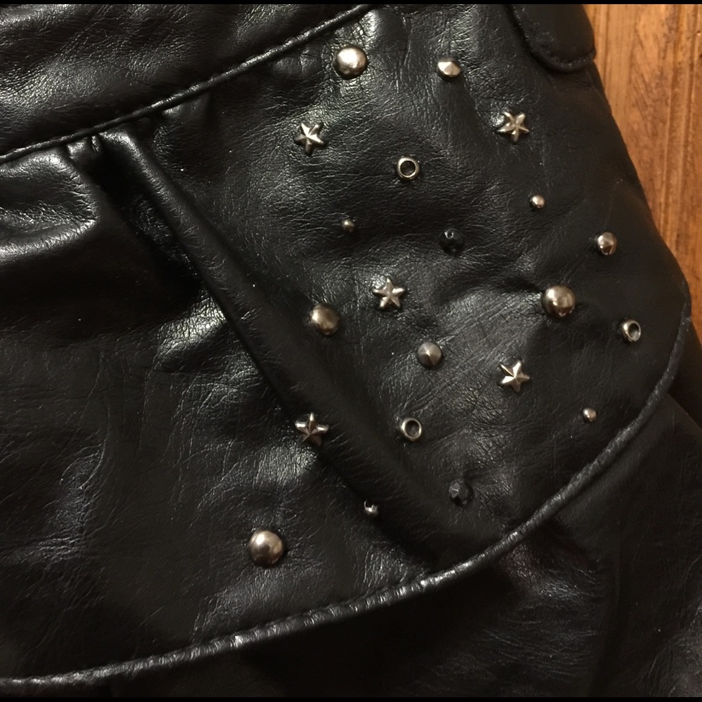 ⭐️ 4 for $8 ⭐️ Ruffled purse / bag