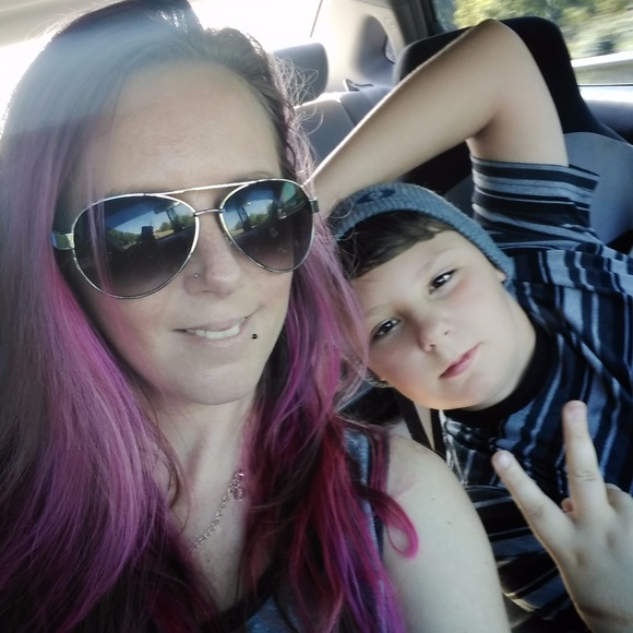 Meet your Posher, Tiffany - Picture 2 of 7