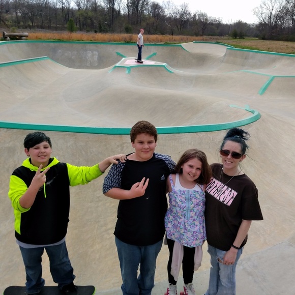 Meet your Posher, Tiffany - Picture 3 of 7