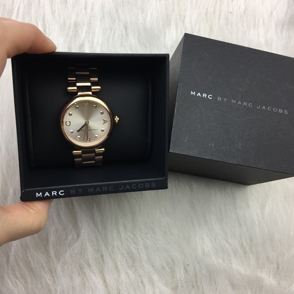 Marc by Marc Jacobs dotty rose gold watch - Picture 8 of 8