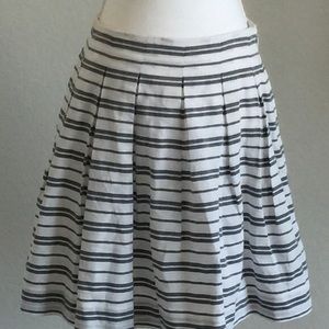 Gap skirt
