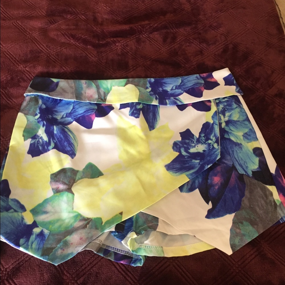 Absolutely gorgeous skirt