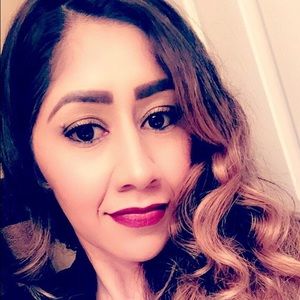 Meet your Posher, Ana