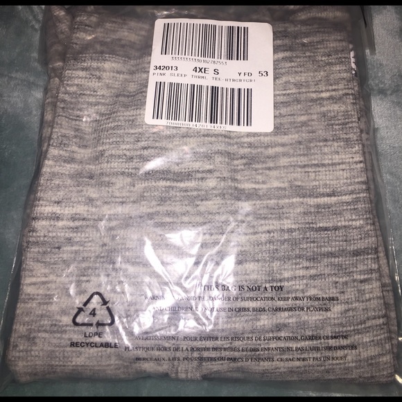 🆕VS PINK Grey Thermal Henley Top - Picture 4 of 6