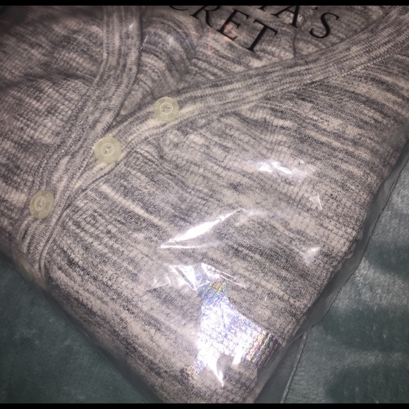 🆕VS PINK Grey Thermal Henley Top - Picture 6 of 6