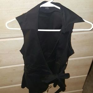 Twenty-one black wrap vest