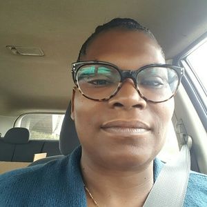 Meet your Posher, Cynthia