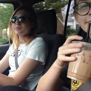 Meet your Posher, Chloe