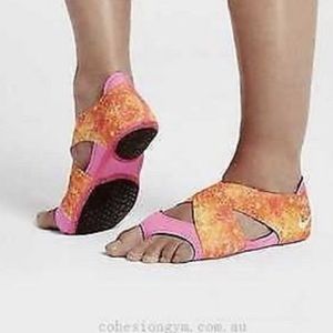 Women's Nike studio wrap