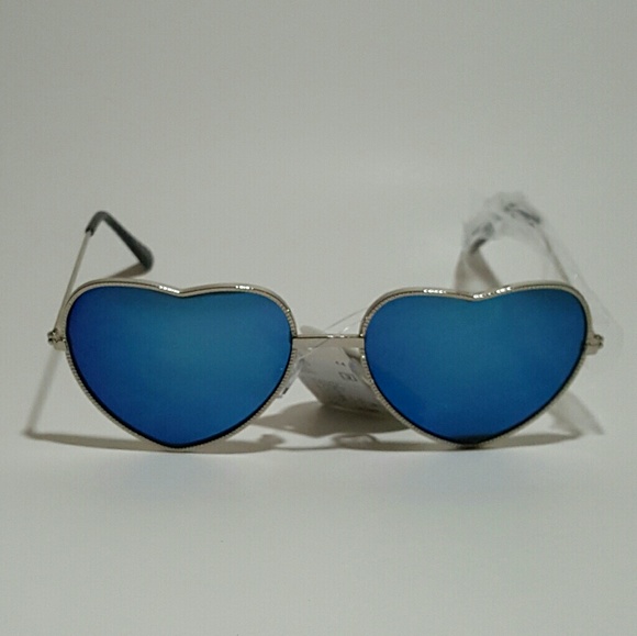 Blue Lens Heart Sunglasses - Picture 3 of 3