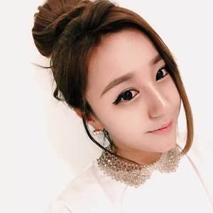 Meet your Posher, Clara hee ju