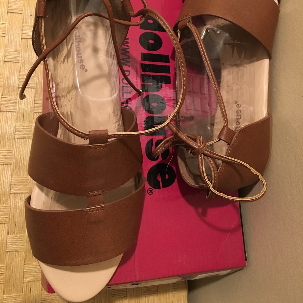 Dollhouse lace up sandal | 6.5