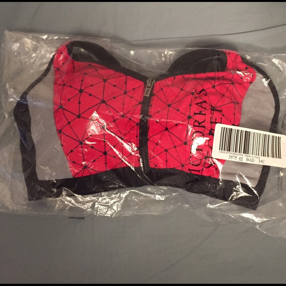 Knockout Front-Close Sport Bra