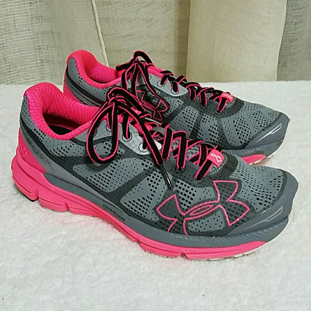 Under Armour Ladies Running Shoes sz. 7