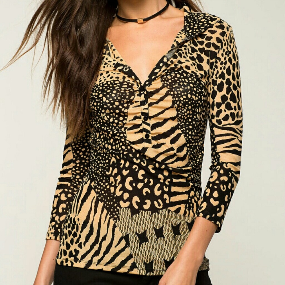 🇺🇸👄NEW! Abstract Print Henley👄