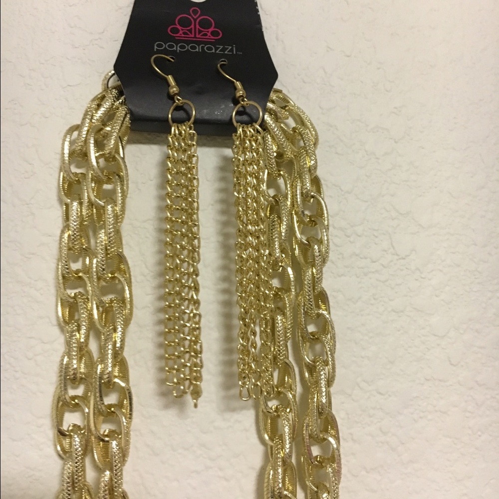 BNWT paparazzi gold wrap necklace & earrings
