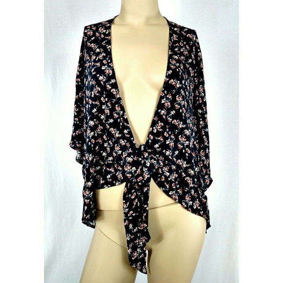 American Eagle Outfitters Tops - AMERICAN EAGLE OUTFITTERS SHAWL / SHRUG