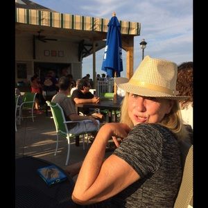 Meet your Posher, Jeannette