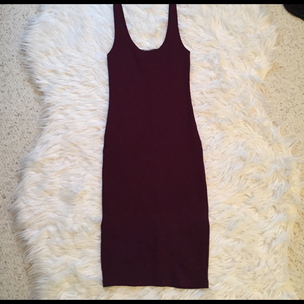 Burgundy fitted dress
