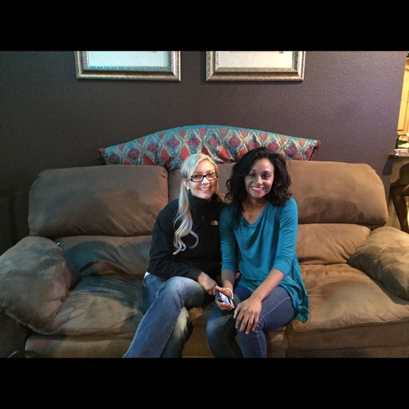 Meet your Posher, Sarah - Picture 2 of 8