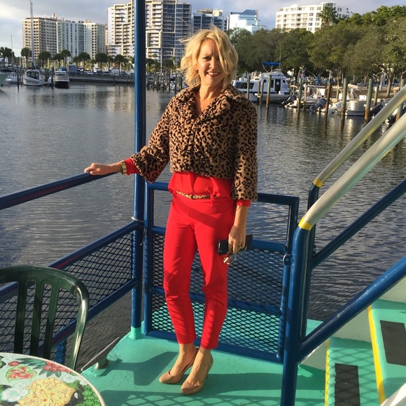 POSH AMBASSADOR! FAST SHIPPER! - Picture 4 of 6