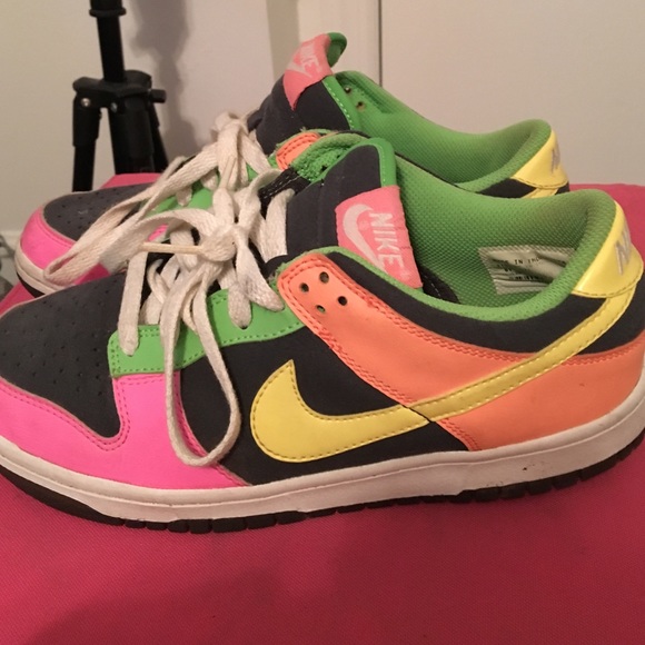 Highlighter Dunks - Picture 2 of 4
