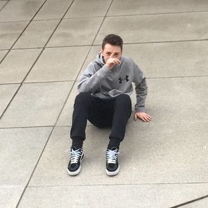 Meet your Posher, Ashton