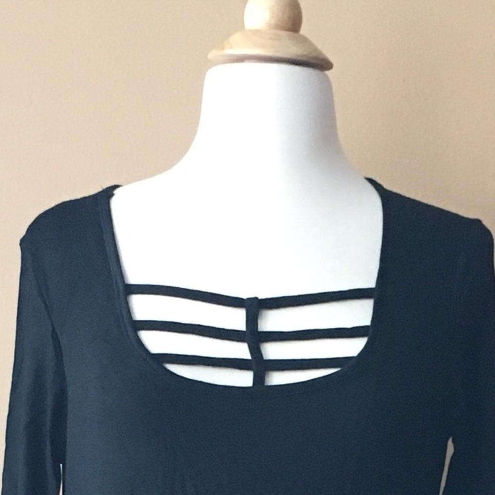 Tunic Dress with cage cut out - Picture 3 of 3