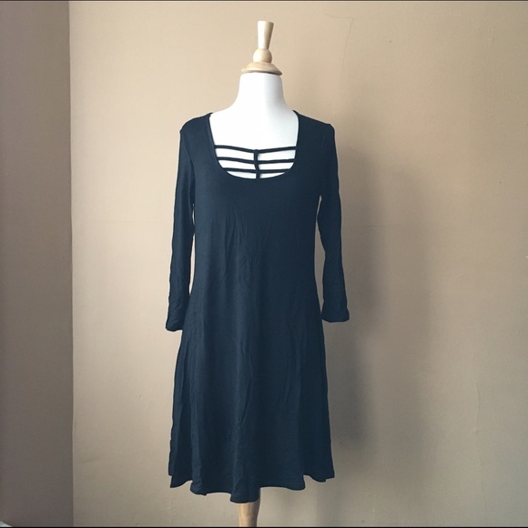 Tunic Dress with cage cut out - Picture 2 of 3