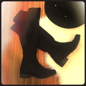 Super cute over the knee black suede boots! TRENDY