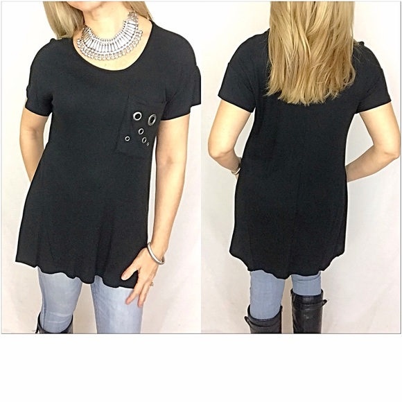 🔥SIZZLE SALE🔥 Flowy Grommet Tunic Tee sold - Picture 3 of 4