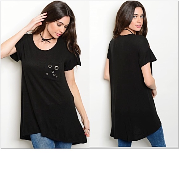 🔥SIZZLE SALE🔥 Flowy Grommet Tunic Tee sold - Picture 4 of 4
