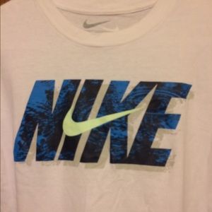 Men's Small NIKE Shirt. Must Bundle
