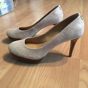 Tahiti Cream/Tan pump