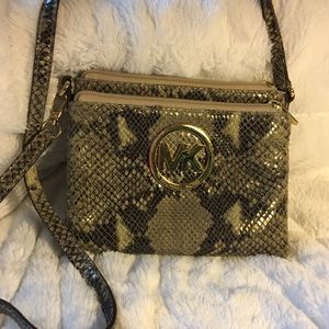Sale! 👜💋Michael Kors limited edition cross body
