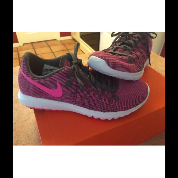 1 Hour Sale 🎉HP🎉New Nike Flex fury - Picture 2 of 4