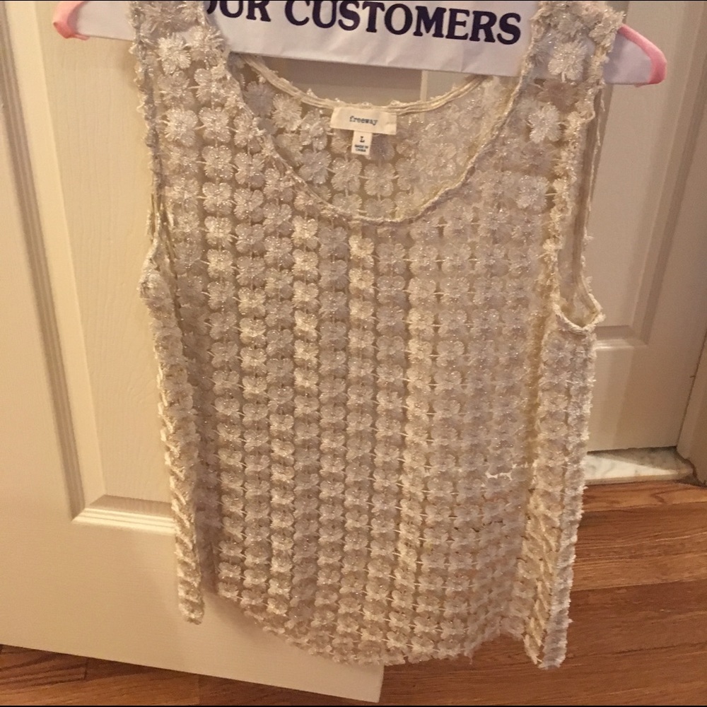 Freelander lace flower shirt!