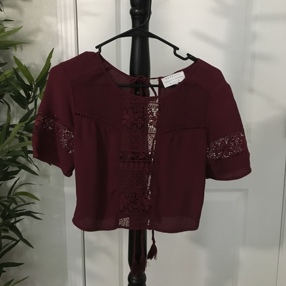 Pacsun: Kendall & Kylie Open Back Crop Top