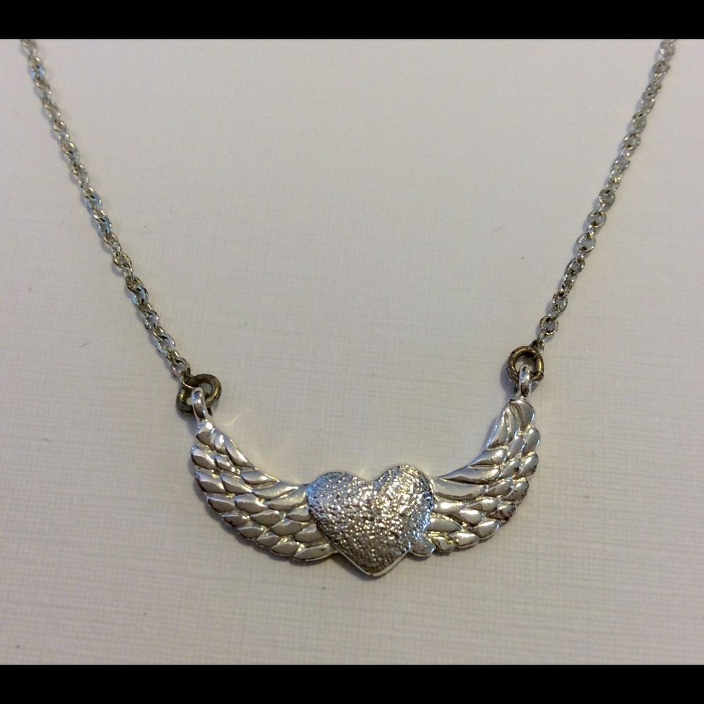 Very Pretty Heart & Wings Silver tone Neclace