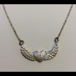 Very Pretty Heart & Wings Silver tone Neclace