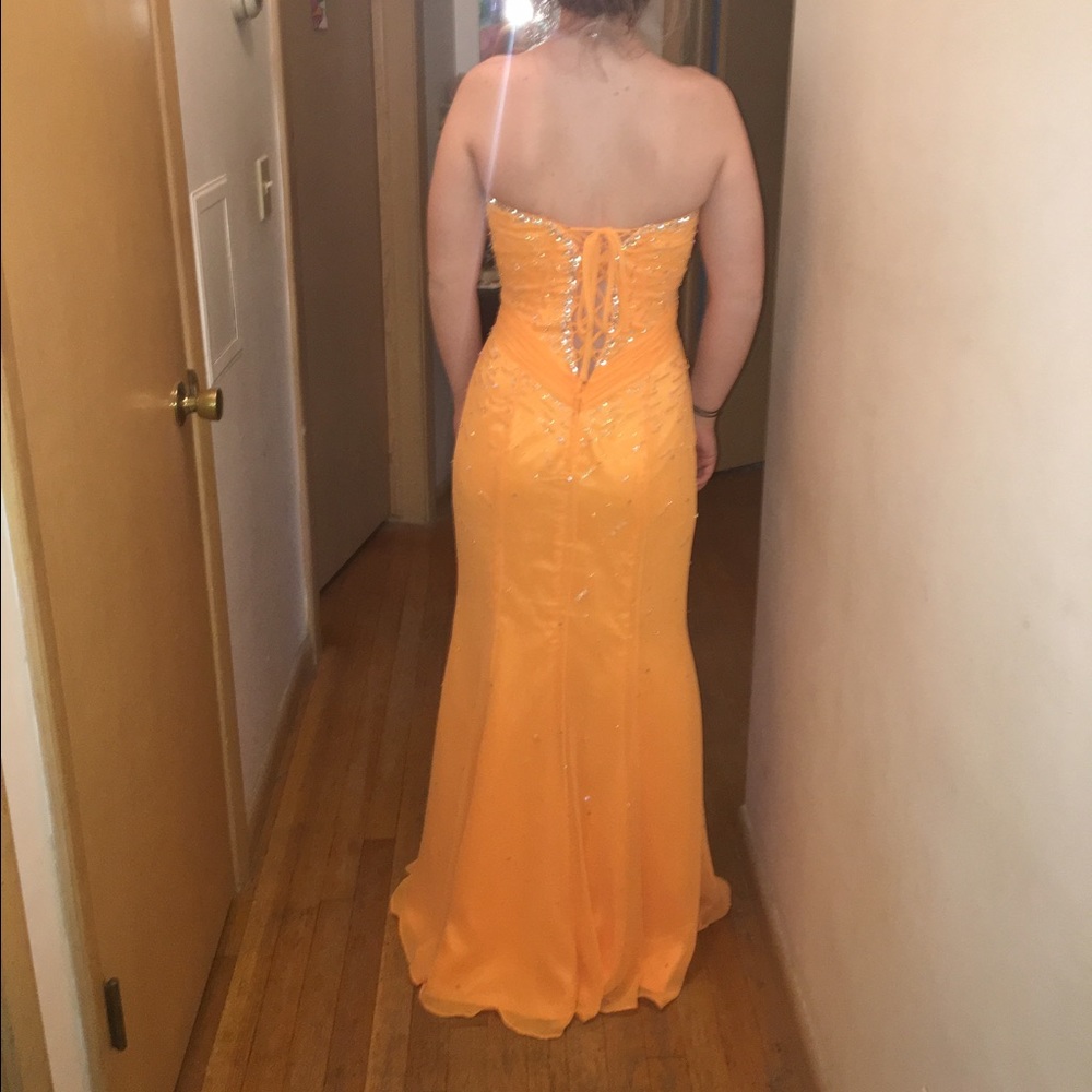 Melanie Gardner Prom dress
