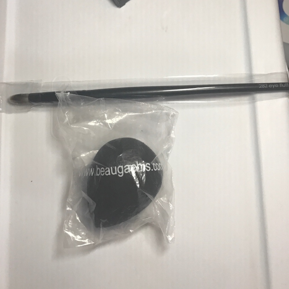 🦋Beauty Sponge and Eye Shadow Brush🦋