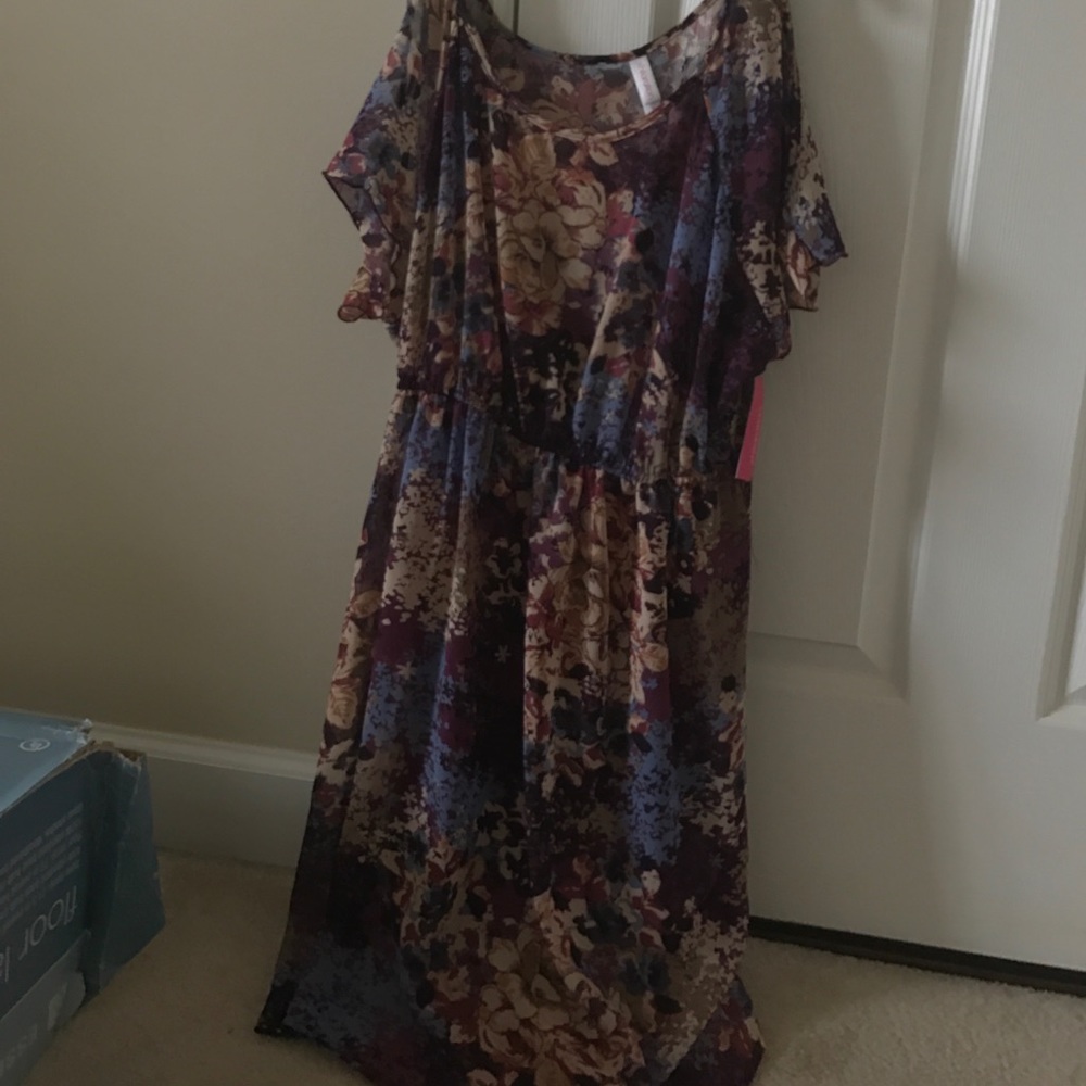 Floral dress prices are adjustable