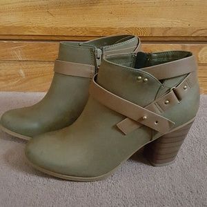 Ankle bootie
