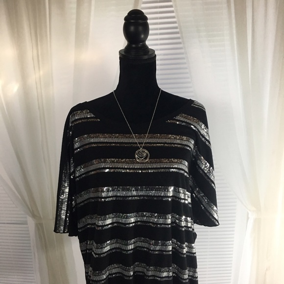 (Q1) Mother's Day Necklace - Picture 2 of 5