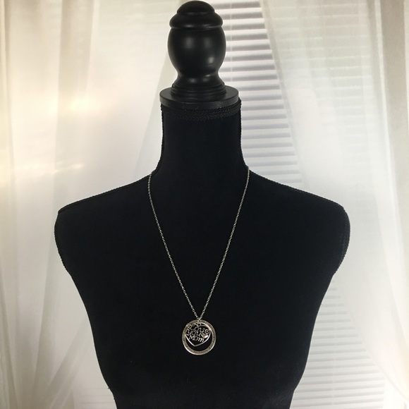 (Q1) Mother's Day Necklace - Picture 3 of 5