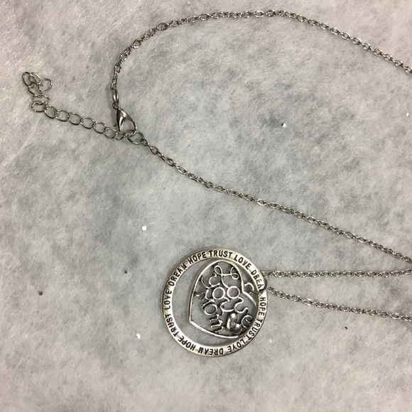 (Q1) Mother's Day Necklace - Picture 4 of 5