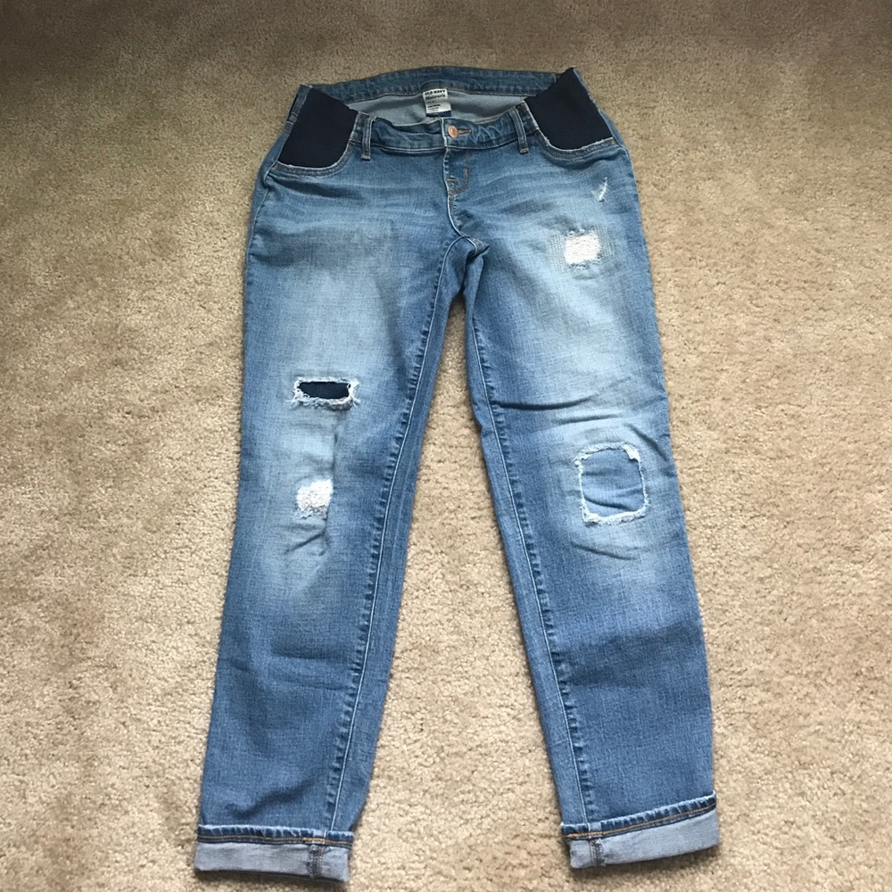 Old Navy maternity boyfriend skinny jeans